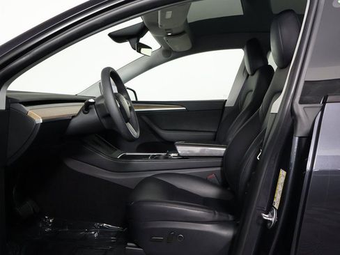 Used 2024 Tesla Model Y Long Range image 10