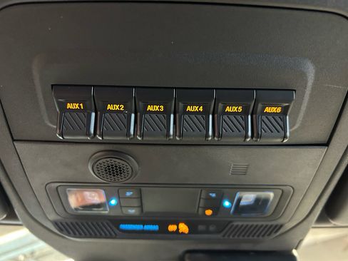 Used 2022 Ford Bronco Black Diamond AWD/4WD image 18