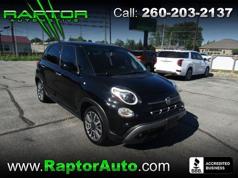 Used 2019 FIAT 500L Trekking FWD image 1