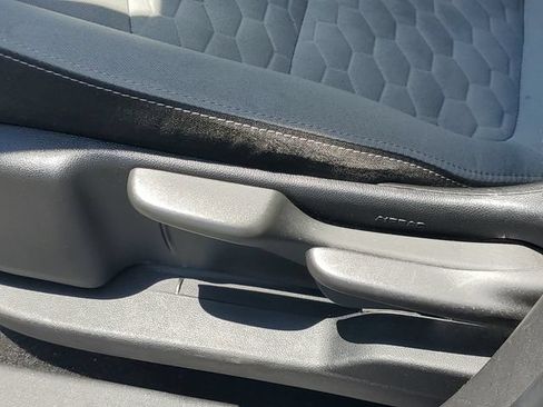 Used 2020 Chevrolet Equinox LS FWD image 7