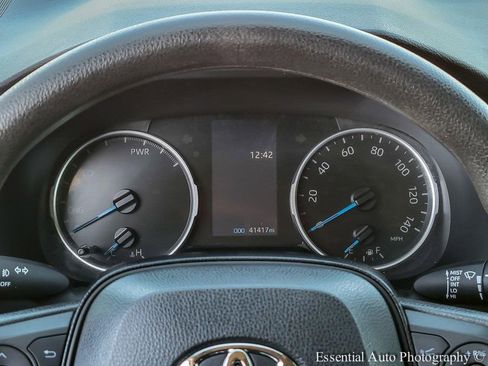 Used 2021 Toyota RAV4 XLE image 18