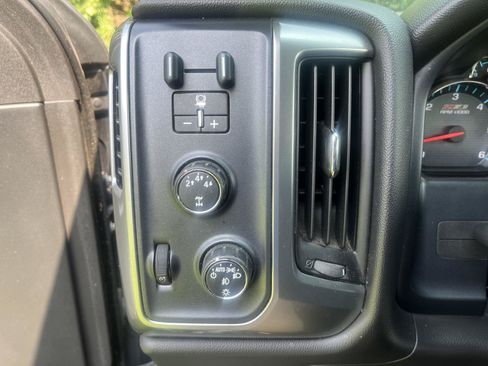 Used 2015 Chevrolet Silverado 2500 LT w/ LT Convenience Package AWD/4WD image 13