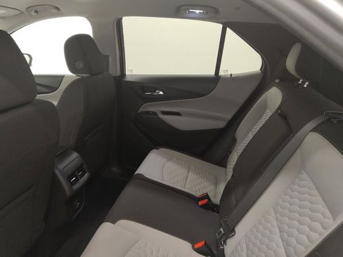 Used 2021 Chevrolet Equinox LS w/ LS Convenience Package image 18