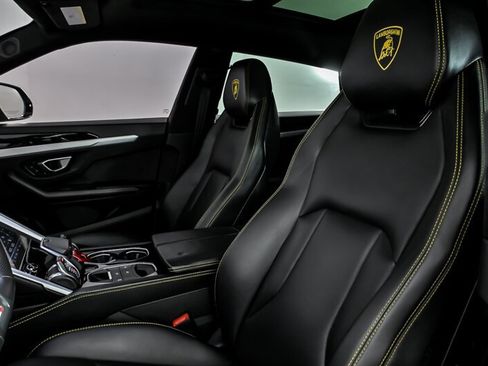 Used 2019 Lamborghini Urus AWD/4WD image 19