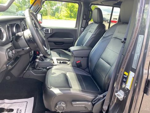 Used 2023 Jeep Wrangler Unlimited Sahara w/ Cold Weather Group AWD/4WD image 16