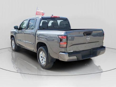 Used 2024 Nissan Frontier SV AWD/4WD image 3