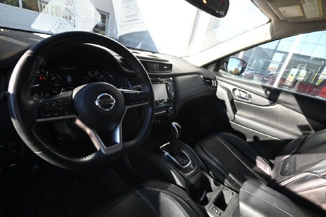 Used 2017 Nissan Rogue SV AWD/4WD image 10