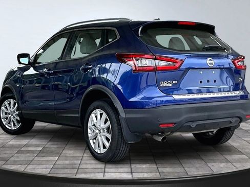 Used 2021 Nissan Rogue Sport SV w/ Technology Package FWD image 4
