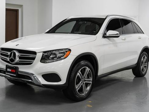 Used 2019 Mercedes-Benz GLC 300 w/ Premium Package image 5