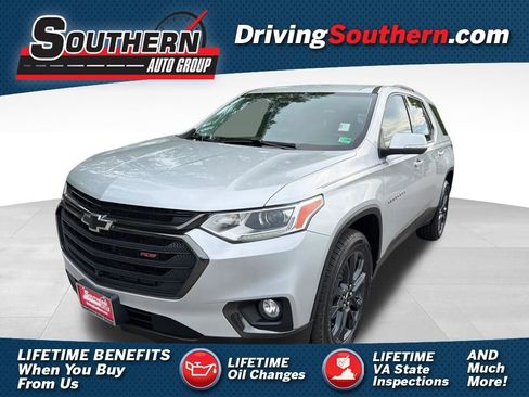 Used 2021 Chevrolet Traverse RS image 1