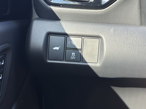 Used 2025 Honda Pilot TrailSport image 12