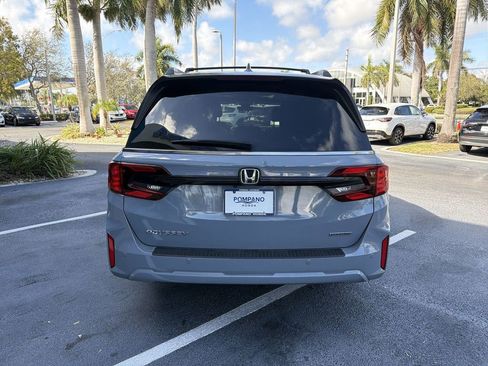 Certified 2025 Honda Odyssey Touring image 7