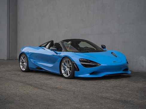 Used 2026 McLaren 750S Spider RWD image 7