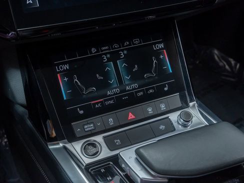 Used 2024 Audi Q8 e-tron Premium image 18