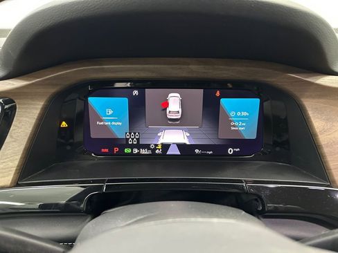 Used 2025 Volkswagen Atlas SE image 29