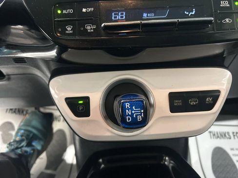 Used 2018 Toyota Prius Prime Plus image 30