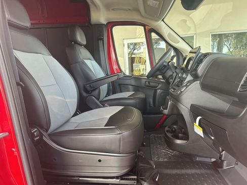 New 2026 RAM ProMaster 2500 w/ Premium Convenience Group image 16
