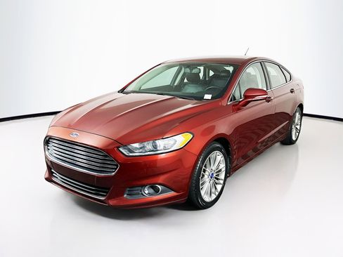 Used 2014 Ford Fusion SE w/ Equipment Group 202A image 3