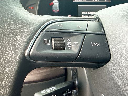 Used 2023 Audi Q8 Premium Plus image 36