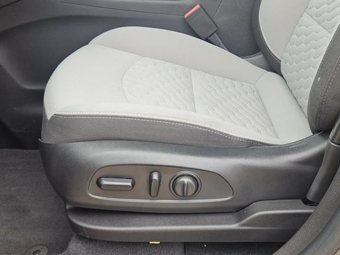 Used 2020 Chevrolet Equinox LS w/ LS Convenience Package FWD image 23