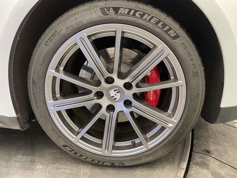 Certified 2025 Porsche Panamera 4S image 12