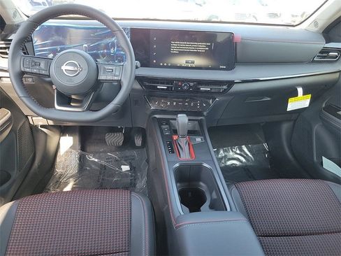 New 2026 Nissan Kicks SR w/ SR Premium Package FWD image 4