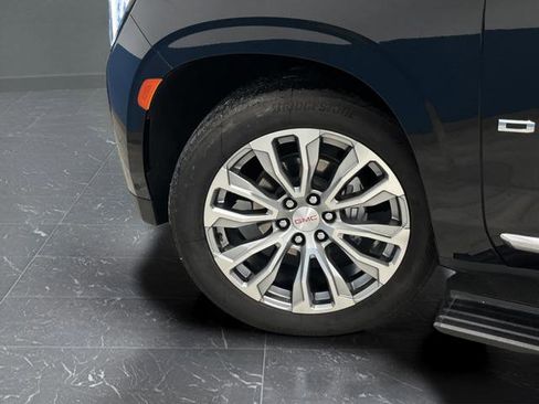 Used 2023 GMC Yukon Denali w/ Denali Reserve Package image 42