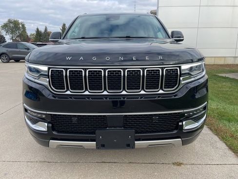 Used 2022 Jeep Wagoneer Series III w/ Flexible Seating Group image 6