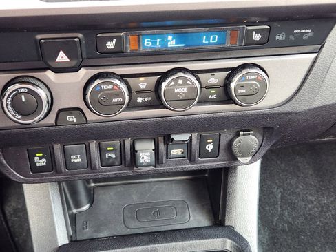 Used 2021 Toyota Tacoma TRD Off-Road w/ TRD Premium Off Road Package image 15