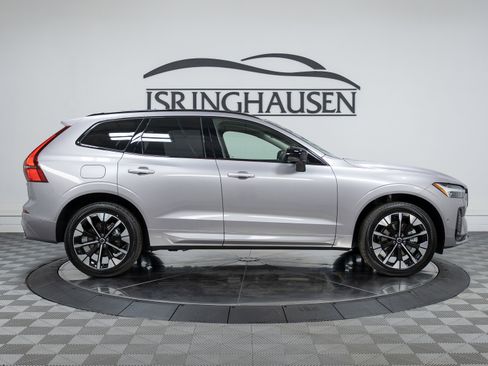 New 2026 Volvo XC60 B5 Plus w/ Climate Package image 4