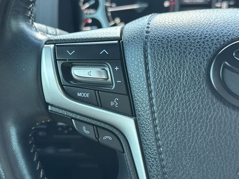 Used 2021 Toyota Land Cruiser Heritage Edition AWD/4WD image 16