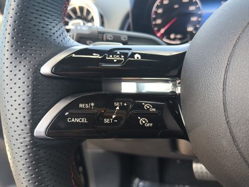 Certified 2025 Mercedes-Benz GLB 250 image 31