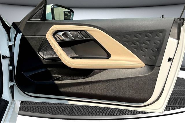 Used 2025 BMW 230i Coupe w/ M Sport Package RWD image 30