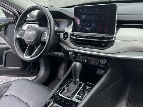 Used 2022 Jeep Compass Limited image 35