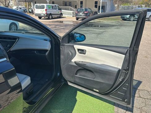 Used 2013 Toyota Avalon XLE Premium image 24