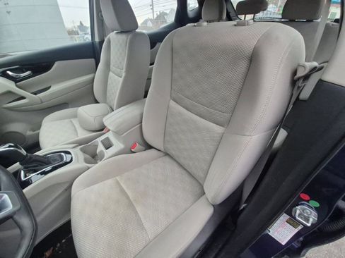 Used 2020 Nissan Rogue Sport SV image 11