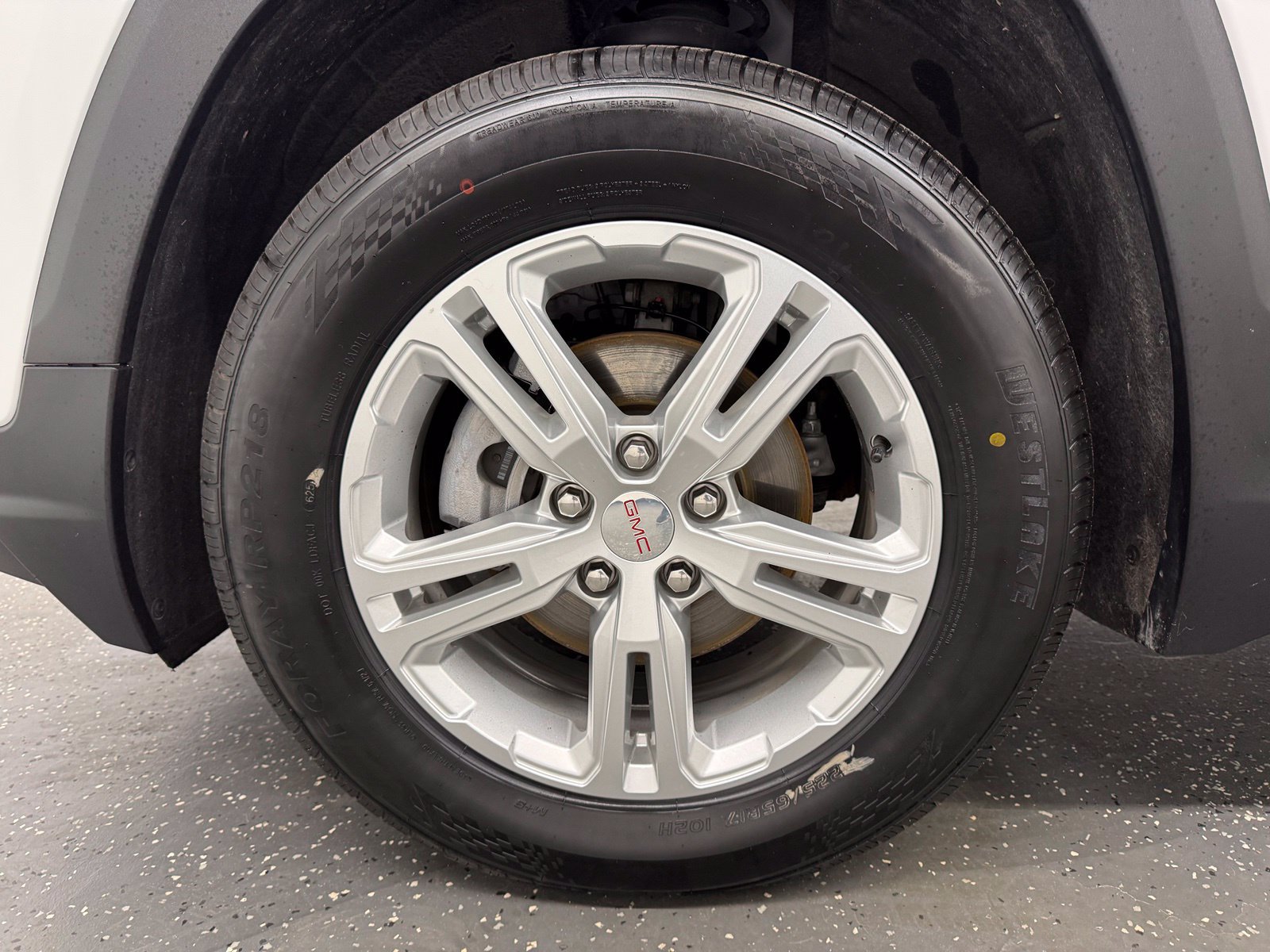 Used 2024 GMC Terrain SLE AWD/4WD image 18