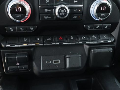 Used 2022 GMC Sierra 2500 Denali w/ Denali Ultimate Package AWD/4WD image 39