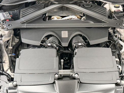 Used 2024 Aston Martin DB12 Coupe RWD image 12
