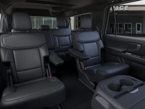 New 2026 Ford Expedition Max Platinum image 11