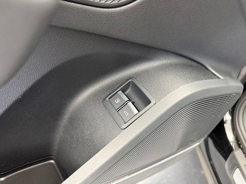 Used 2020 Audi Q5 e Prestige w/ Prestige Package AWD/4WD image 42