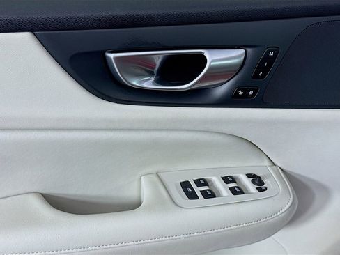 Used 2024 Volvo S60 B5 Core image 22