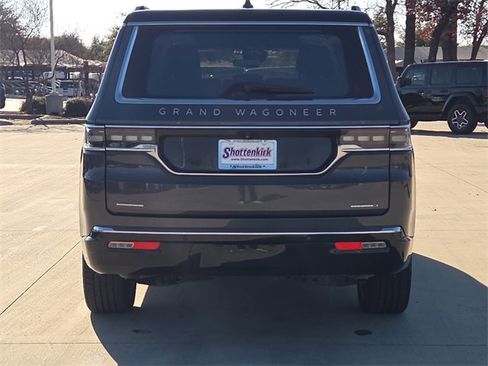 Used 2022 Jeep Grand Wagoneer Series III image 7
