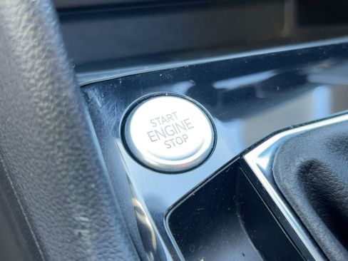 Used 2024 Volkswagen Taos SE image 25