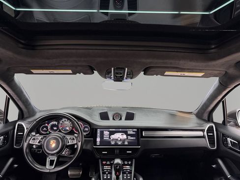 Used 2019 Porsche Cayenne Turbo AWD/4WD image 28