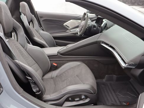 Used 2025 Chevrolet Corvette Z06 w/ Z07 Performance Package image 19