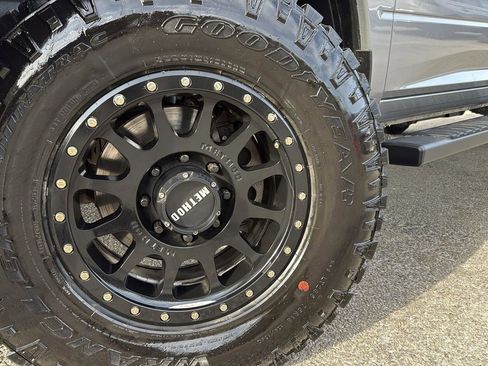 Used 2024 RAM 2500 Tradesman w/ Chrome Appearance Group image 8