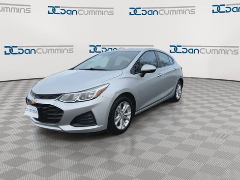 Used 2019 Chevrolet Cruze LS w/ LS Convenience Package image 4