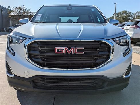 Used 2021 GMC Terrain SLE image 3