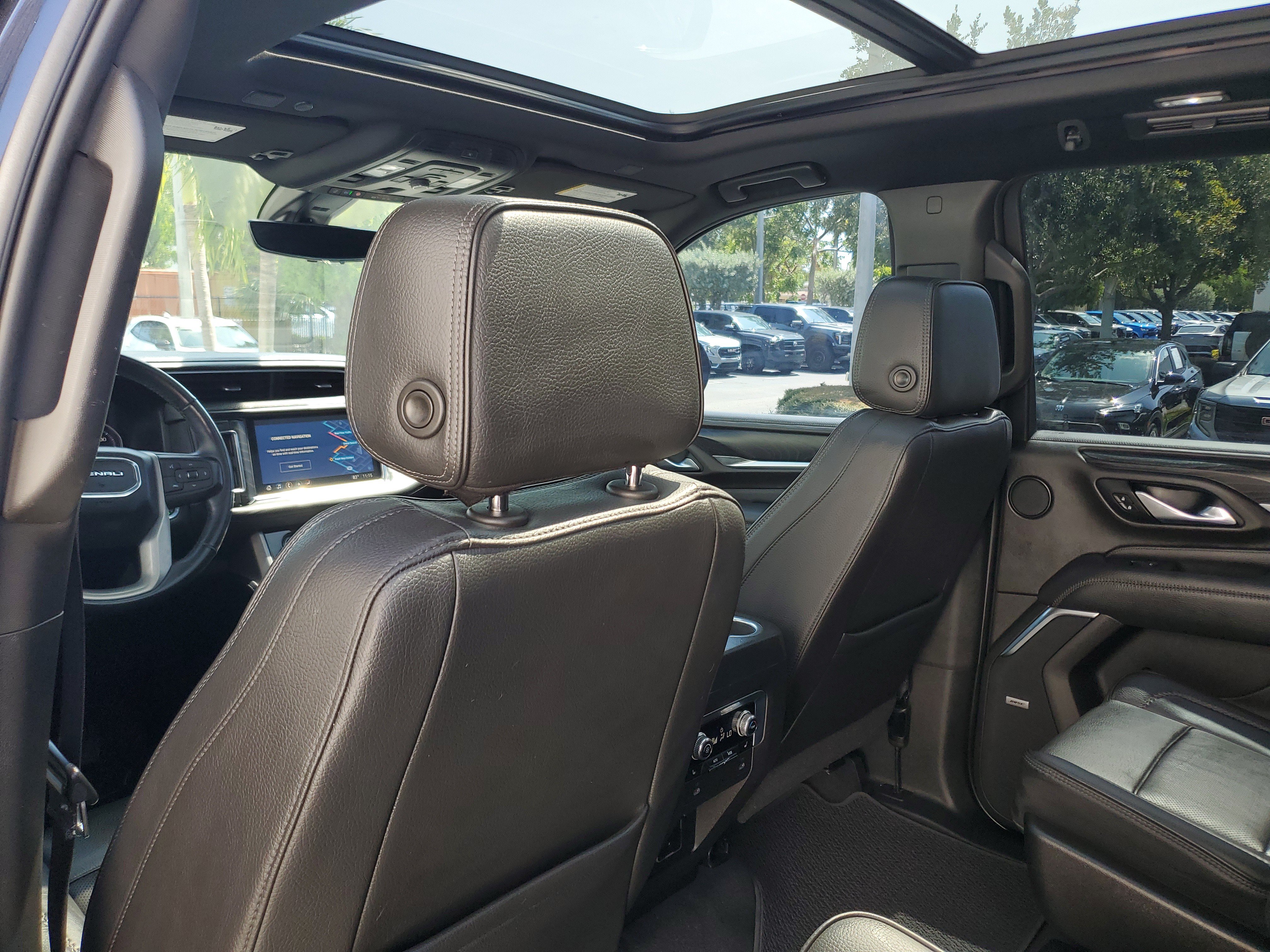 Certified 2021 GMC Yukon XL Denali w/ Denali Premium Package RWD image 15